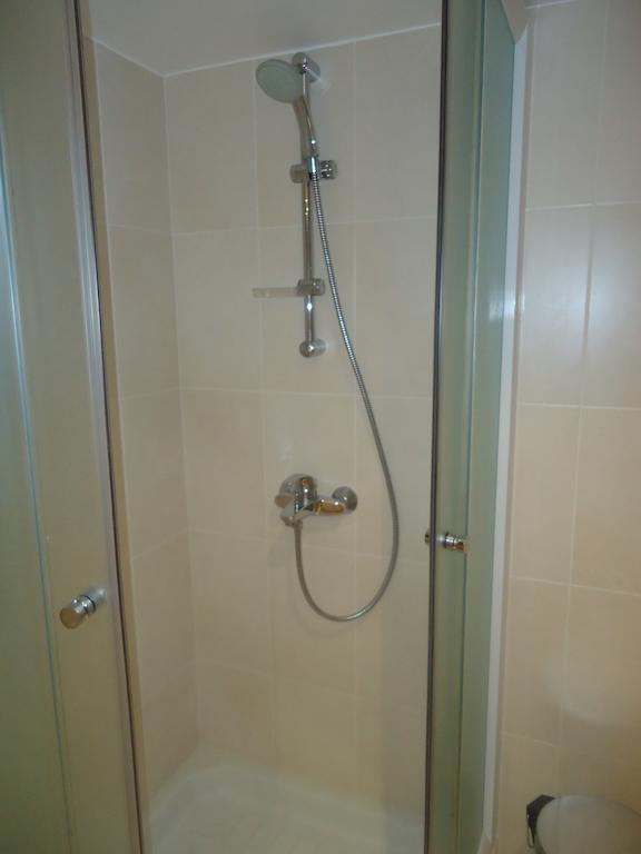 Petralona Apartment Agios Athanasios Habitación foto
