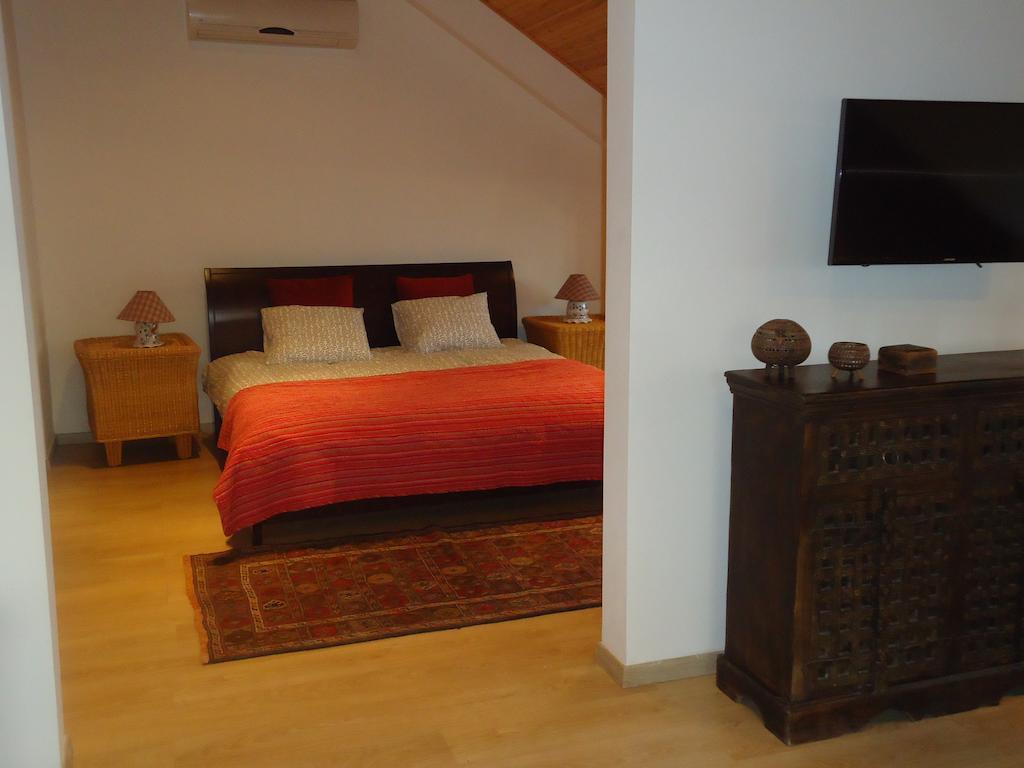Petralona Apartment Agios Athanasios Habitación foto