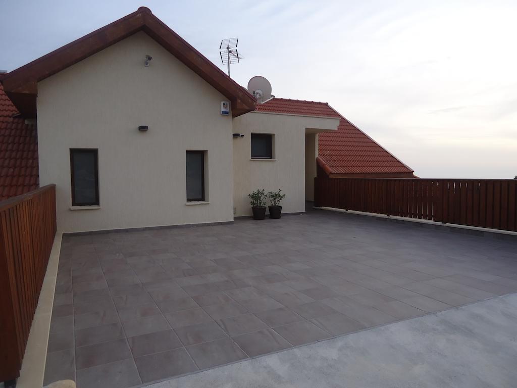 Petralona Apartment Agios Athanasios Exterior foto